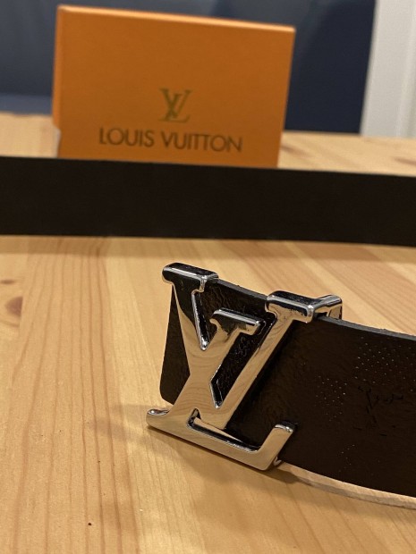 Louis vuitton fekete iv