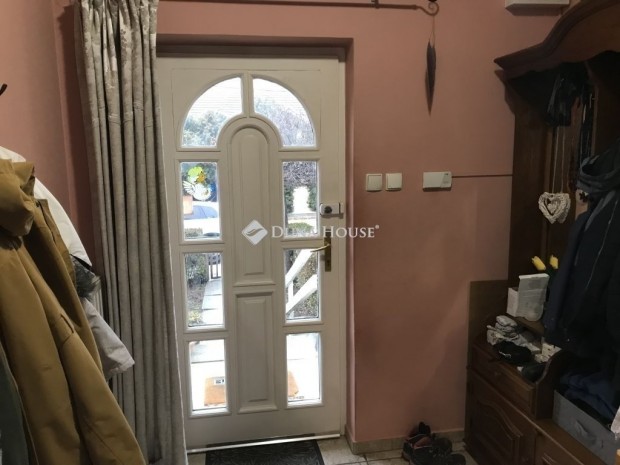 Lovasber�nyi 124 nm-es h�z elad�