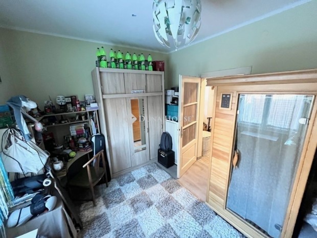 Lovasber�nyi 81 nm-es h�z elad�