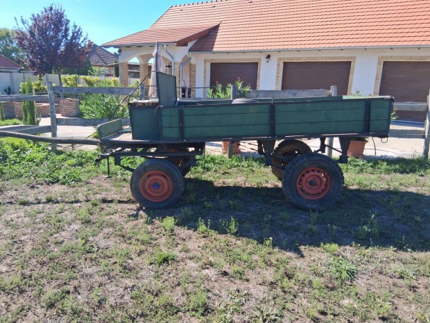 Lovaskocsi Elad