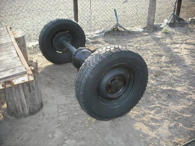 Lovaskocsi al� felpump�lt kerekek elad�