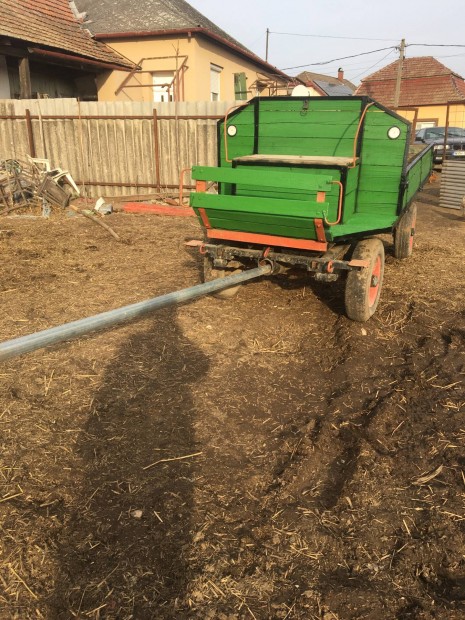 Lovaskocsi eladó vagy csere érdekel