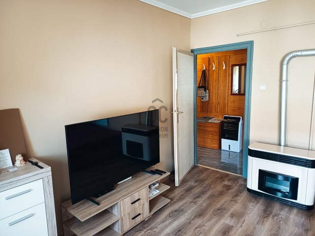 Lov�szi elad� t�gla t�rsash�zi lak�s