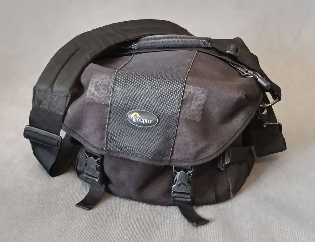 Lowepro Stealth Reporter 300 AW
