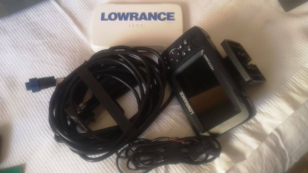 Lowrance hook reveal 5 halradar plotter