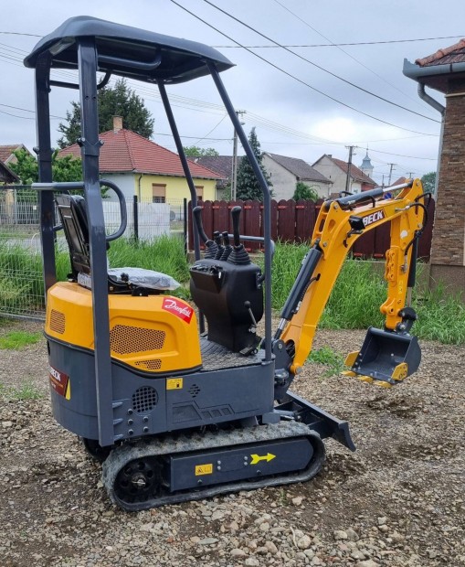 Lubeck EX102 minikotró Új!