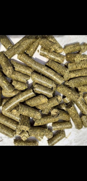 Lucerna pellet 25 kg-os zskos