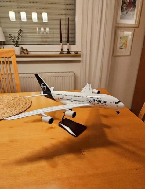 Lufthansa Airbus A380 1:160