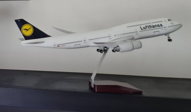 Lufthansa Boeing 747-8, 1:160