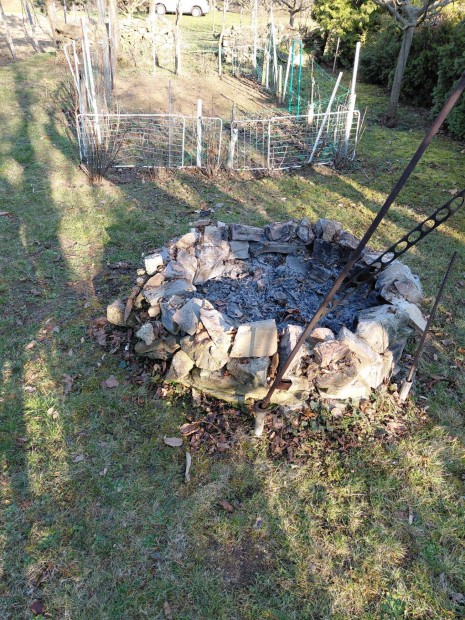 Luk�csh�za - Nagycs�m�tei hegyen kert elad�