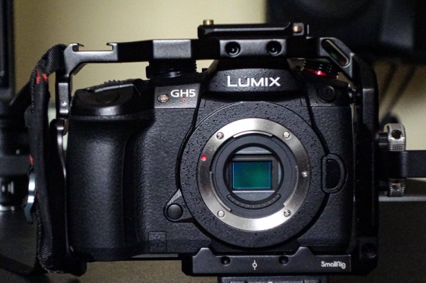 Lumix GH5 MK2 vz + Smallrig