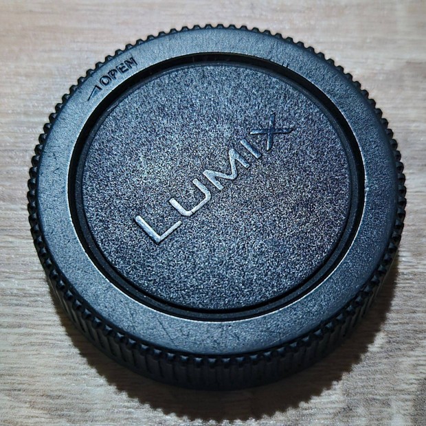 Lumix �s Olympus objekt�vsapka cser�ket keresek