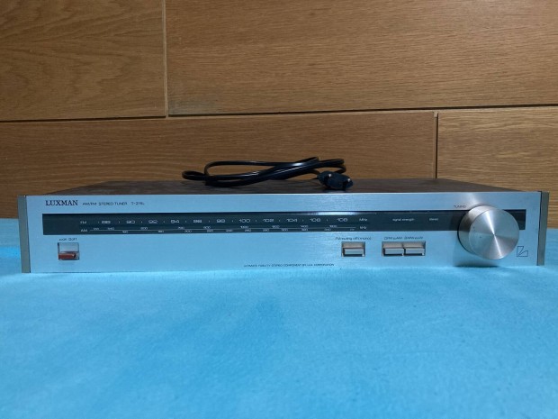 Luxman tuner T-215L