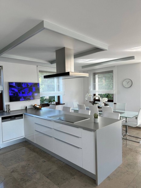 Luxusingatlan Csmr egyik legszebb rszn