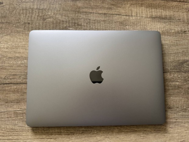 M1 Macbook Pro 13' elad 