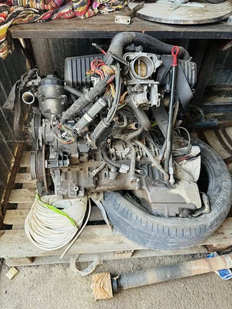 M54b25 BMW fztt motor blokk