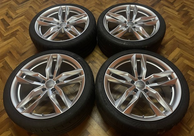 MAM RS3 Alufelni 19" 5x112 Nyrigumikkal 245/35 19 Kumho 