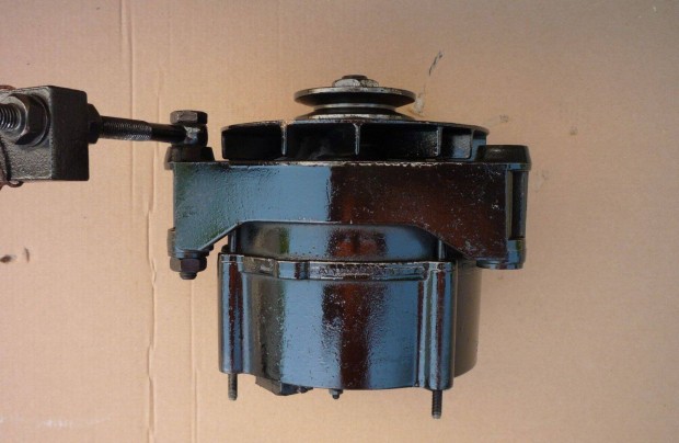 MAN 24 V-os genertor elad