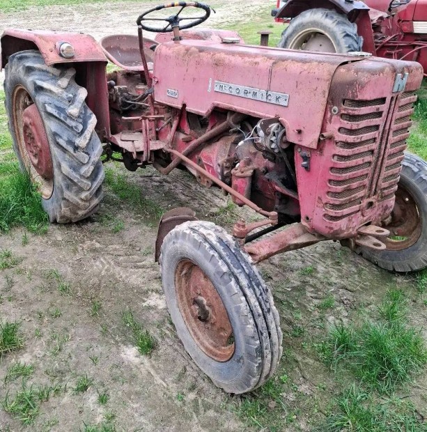 MC cormik kis traktor