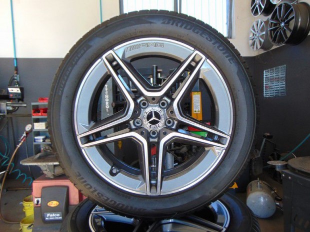 MERCEDES-BENZ GLA-OSZTLY (2020-) Gumi s felni egyben