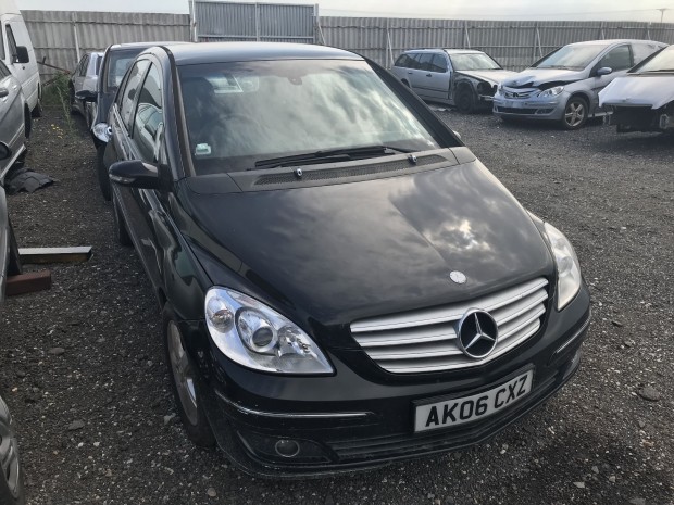 MERCEDES B W245 180 CDI JOBB K, MANUAL elad�