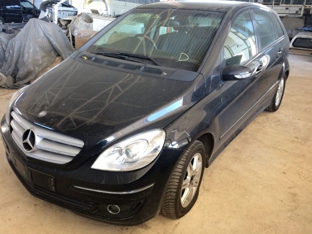 MERCEDES B W245 BENZIN JOBB K, MANUAL elad�