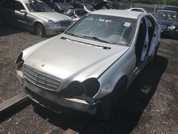 MERCEDES C W203 220 CDI BAL K, MANUAL eladó