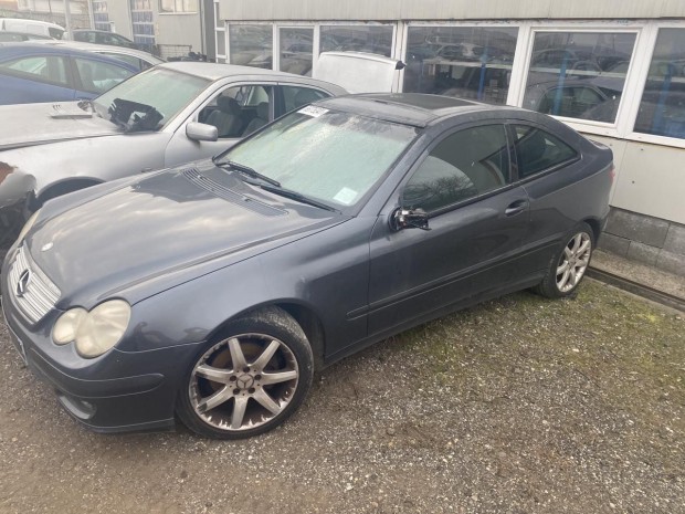 MERCEDES C W203 220 CDI COUPÉ JOBB K, AU eladó