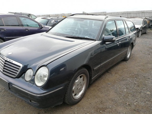 MERCEDES E W210 220 CDI KOMBI BAL K, AUT elad�