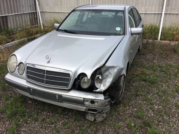 MERCEDES E W210 300TD JOBB K, AUTOM elad