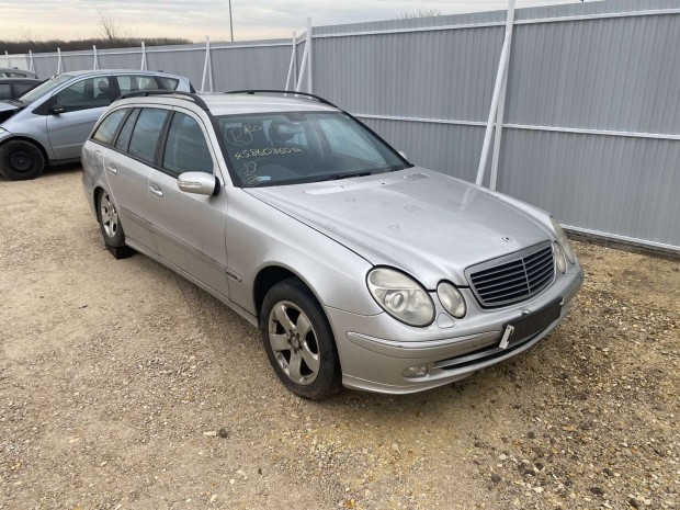 MERCEDES E W211 220 CDI KOMBI JOBB K, AU elad�
