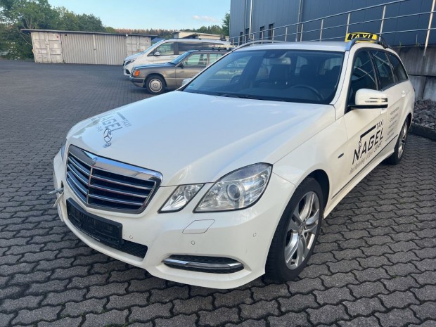 MERCEDES E W212 220 CDI KOMBI BAL K, AUT elad�