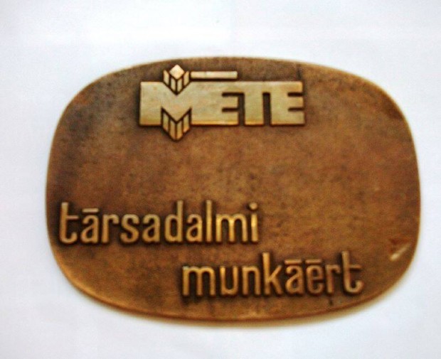 MTE kitntets dszdobozval elad Gyr