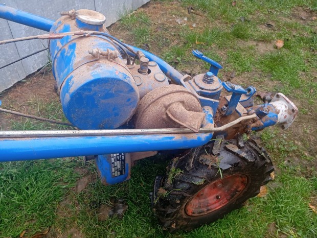 MF70 alternl kaszl gp elad 