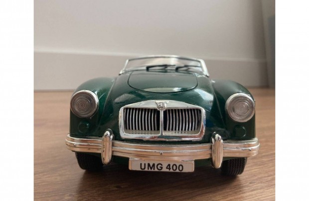 MG A Twin Cam 1/16 modellaut (Polistil)