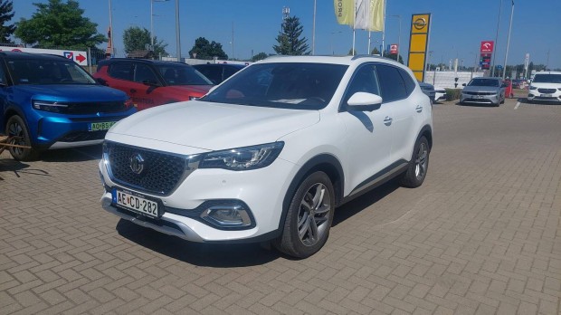 MG HS 1.5 T-GDI Luxury DCT Vezetett szervizköny...