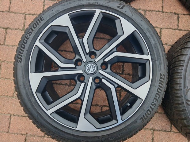 MG Marvel R 19 col alufelni 235/45r19 téli 5x120