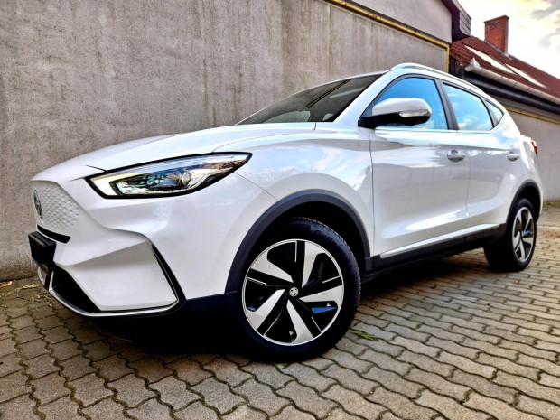 MG ZS EV Long Range Comfort Luxuri Gyri Garis...