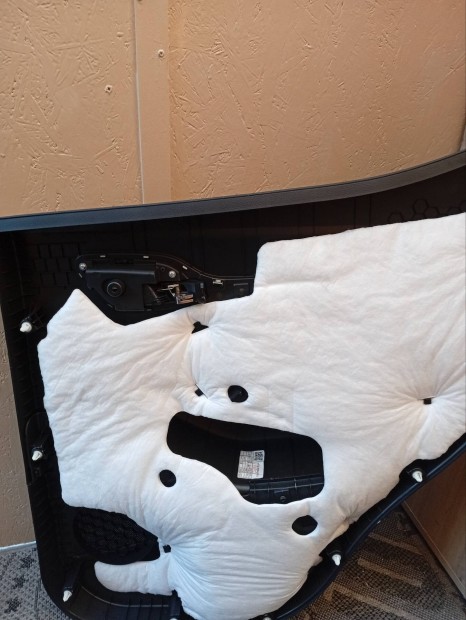 MG-ZS bal h�ts� ajt�k�rpit