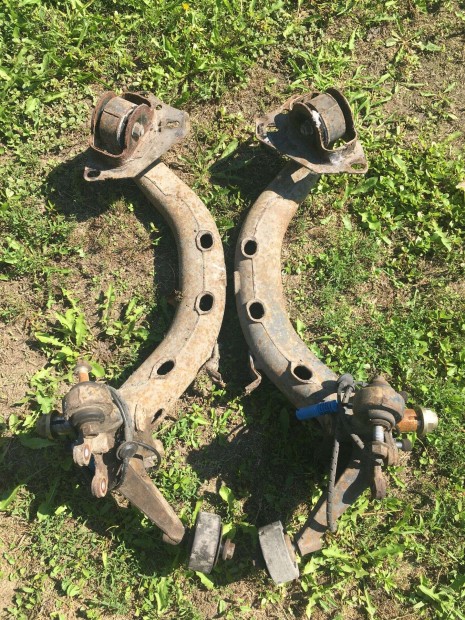 MG ZT 2,5 V6 Rover 75 hátsó csonkállvány pár eladó