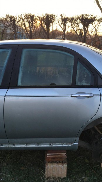 MG ZT Rover 75 ajtók MUM színkódú ajtó eladó