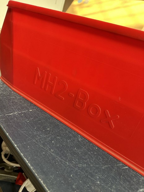 MH2 Box Tarolo doboz 