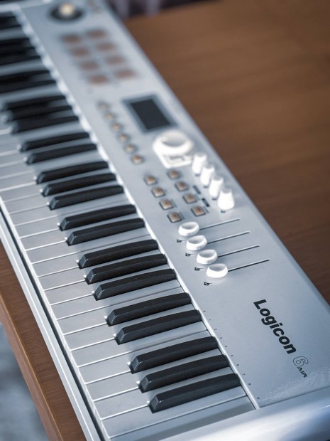 MIDI Logicon 6 Air (zongora)