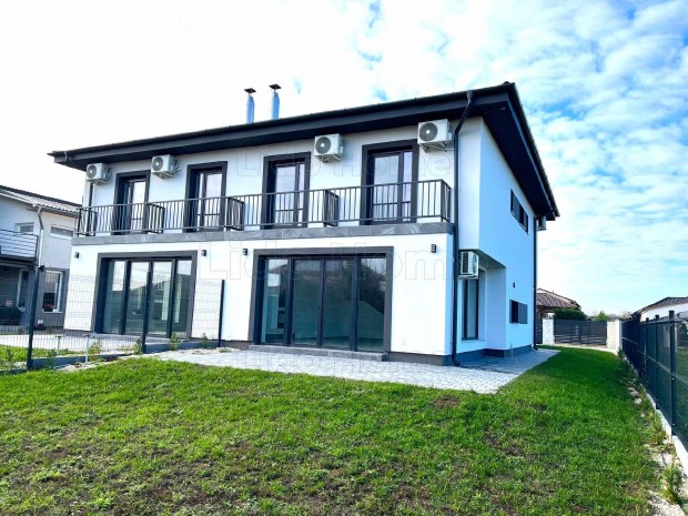 MIN�S�GI LAK�H�Z SI�FOK FOKIHEGYEN!