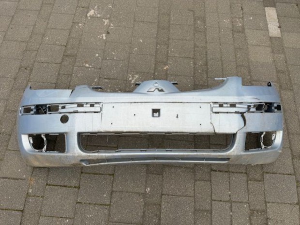 MITSUBISHI COLT 2004-2009 Első Lökhárító Enyhén sérült eladó