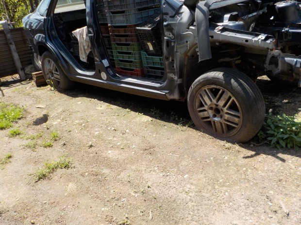 MK2 2005 Ford karossz�ria