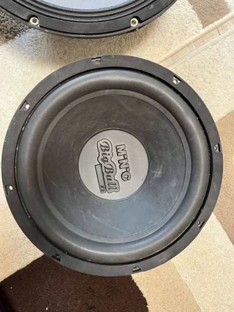 MNC Big Bull 700W