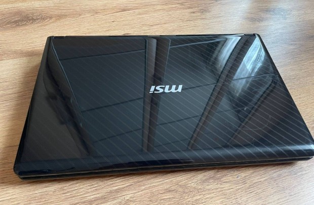 MSI A7200 Laptop 17,3 col Celeron 4Gbddr 500GB HDD