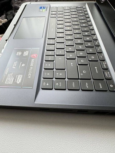 MSI GE66 Raider gamer laptop 1 v garancival flron (Rtx 3080)