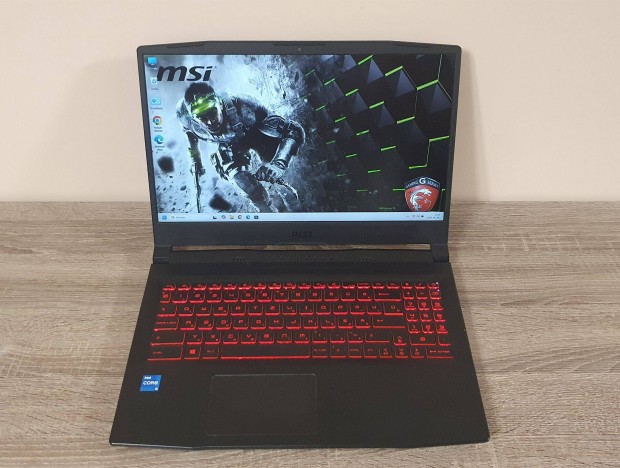 MSI Katana hatmagos gamer laptop Core i5-11400H 16GB DDR4 Rtx 3050